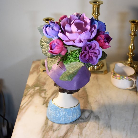 Bright cheerful and fun! Woman in hat planter/vase w/Sola wood flowers - Picture 4 of 10